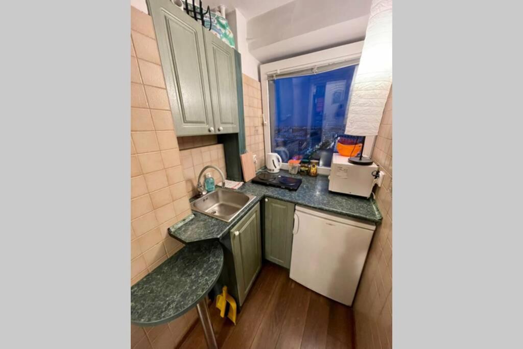 Orange Metro Fast Wifi 1Gbs Big Tv Hbo Appletv Apartment Warsaw Exterior photo